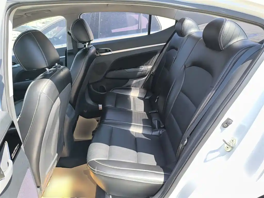 Hyundai Elantra 2016 Model 1.6L Automatic Smart Elite