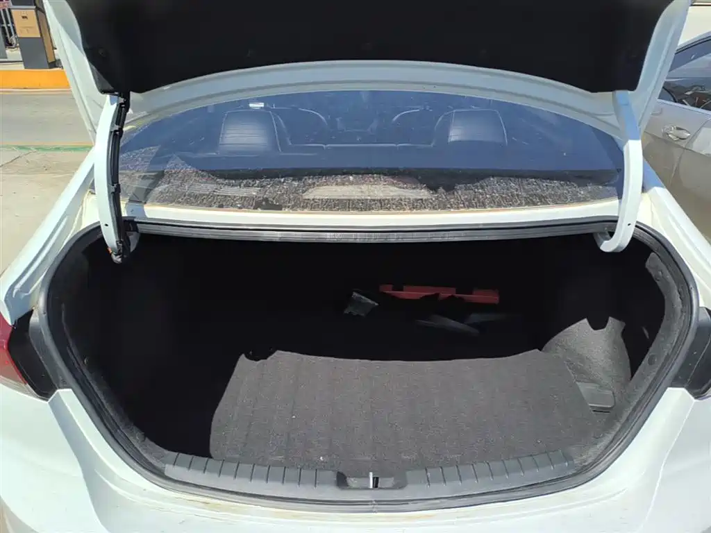 Hyundai Elantra 2016 Model 1.6L Automatic Smart Elite