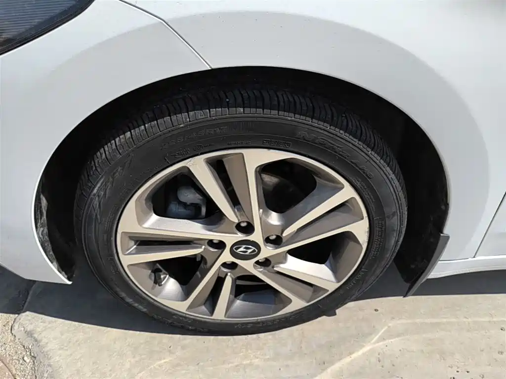 Hyundai Elantra 2016 Model 1.6L Automatic Smart Elite