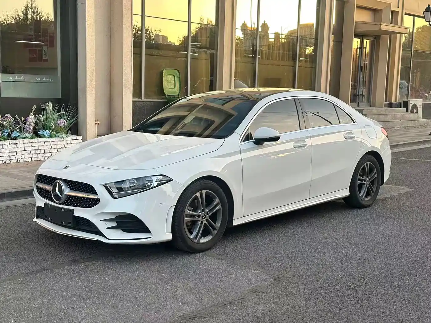 Mercedes-Benz Mercedes-Benz A-Class 2021 A 180 L Sports Sedan