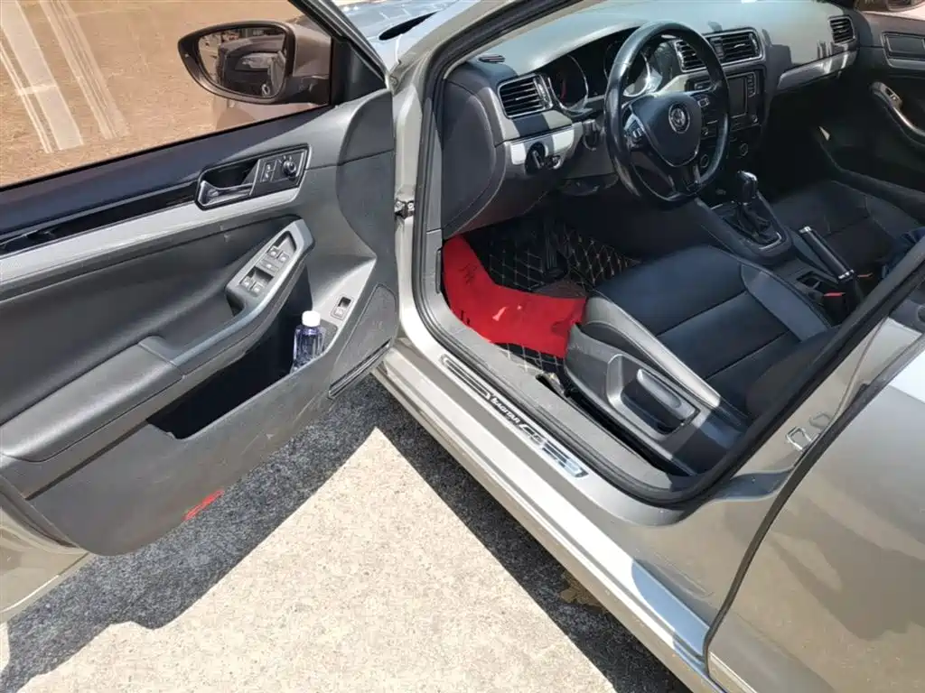 Volkswagen Sagitar 2017 230TSI Automatic Comfort