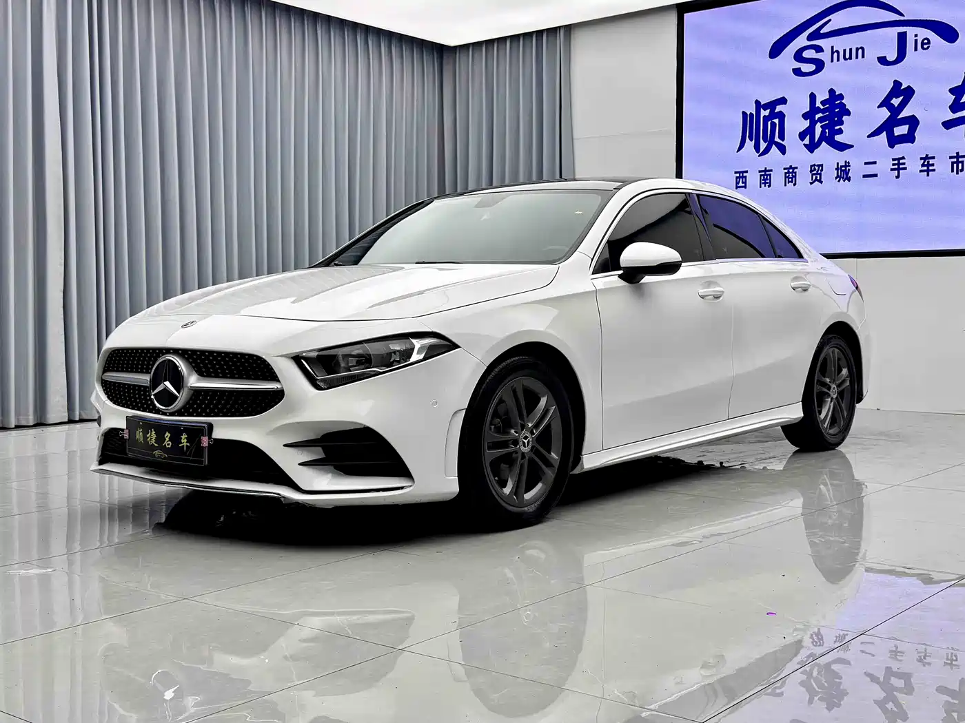 Mercedes-Benz Mercedes-Benz A-Class 2019 A 180 L Sport Sedan