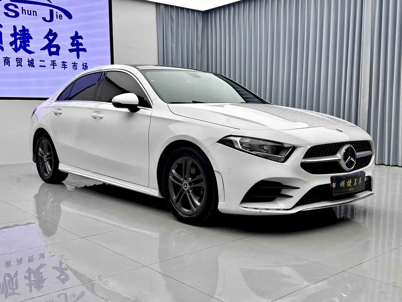 Mercedes-Benz Mercedes-Benz A-Class 2019 A 180 L Sport Sedan