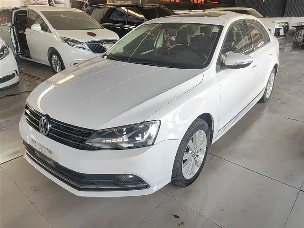 Volkswagen Sagitar 2015 1.6L Manual Comfort