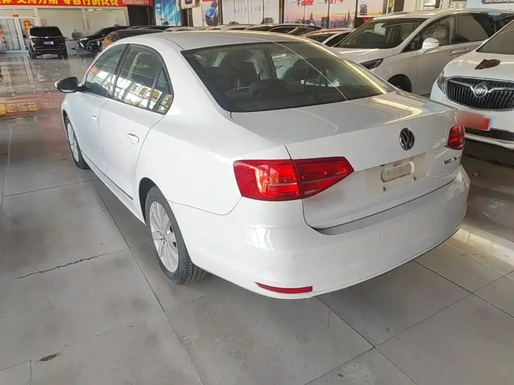 Volkswagen Sagitar 2015 1.6L Manual Comfort