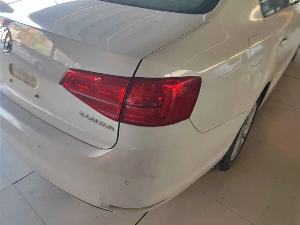 Volkswagen Sagitar 2015 1.6L Manual Comfort