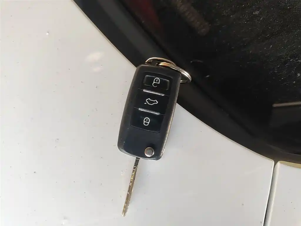 Volkswagen Sagitar 2015 1.6L Manual Comfort