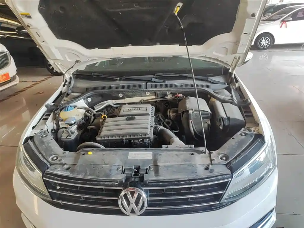 Volkswagen Sagitar 2015 1.6L Manual Comfort