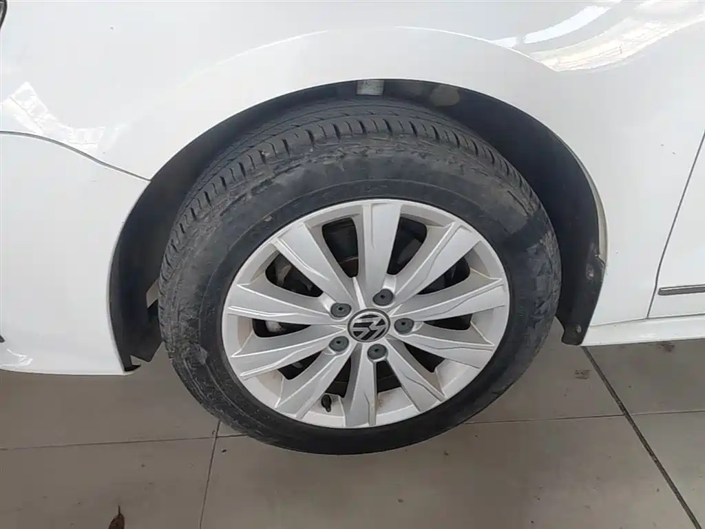Volkswagen Sagitar 2015 1.6L Manual Comfort