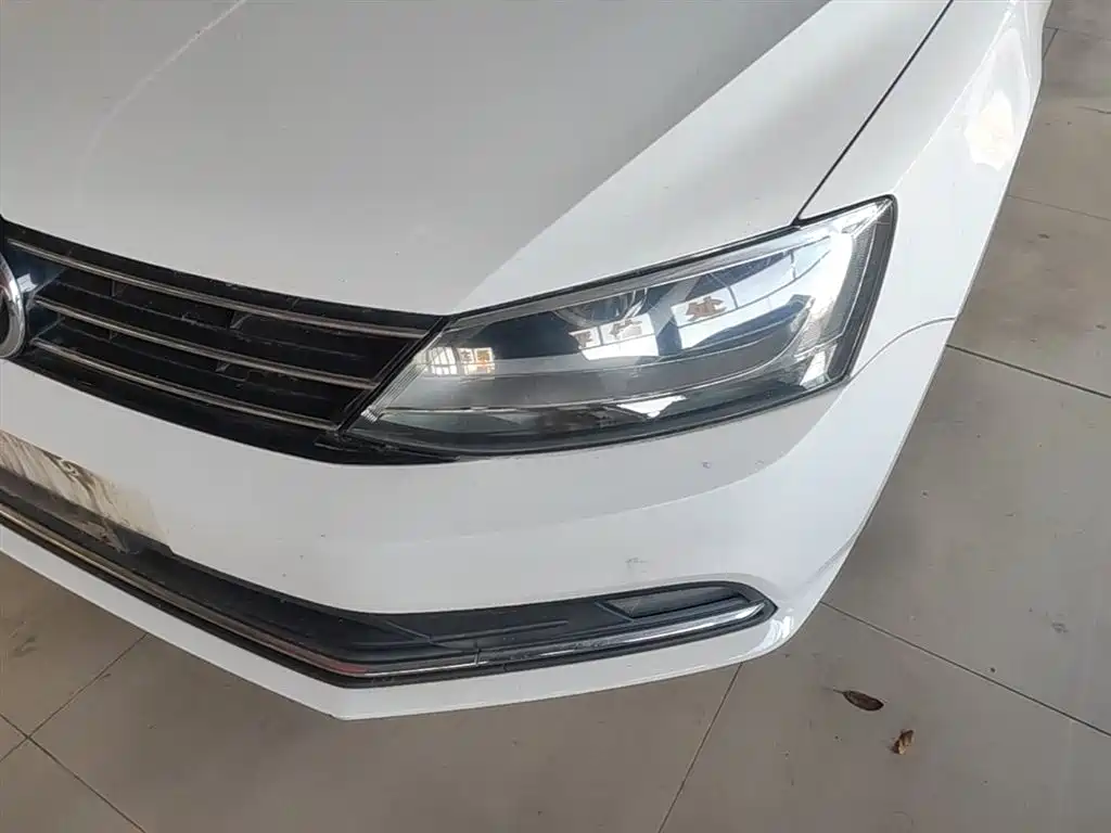 Volkswagen Sagitar 2015 1.6L Manual Comfort