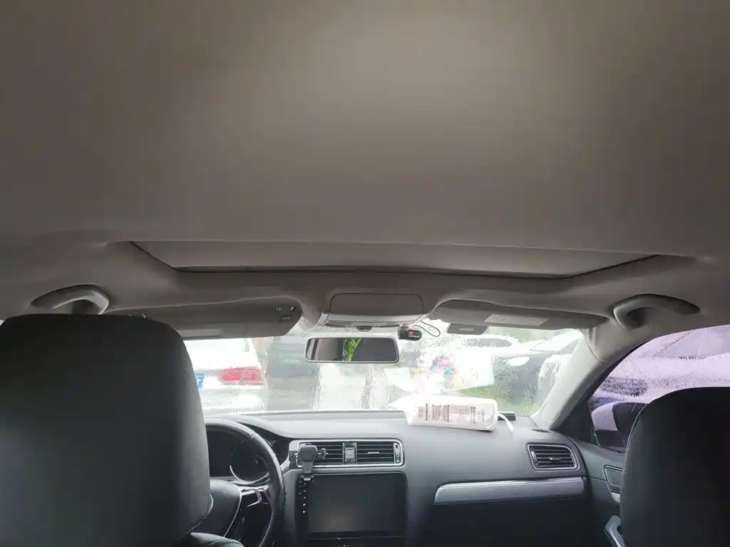 Volkswagen Sagitar 2015 1.6L Automatic Comfort