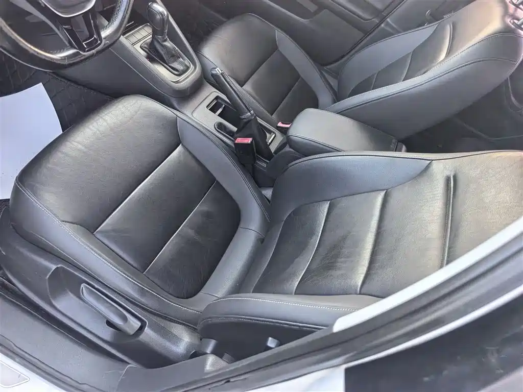 Volkswagen Sagitar 2015 1.6L Automatic Comfort