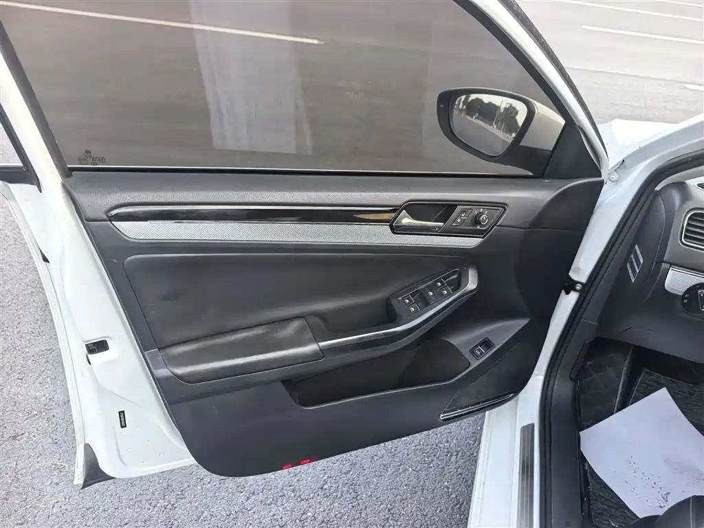 Volkswagen Sagitar 2015 1.6L Automatic Comfort