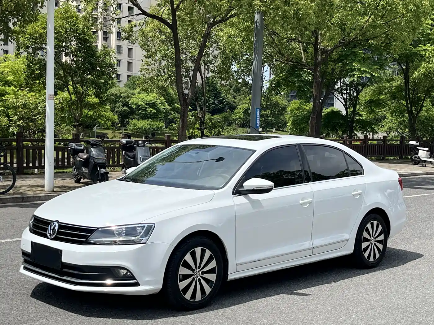 Volkswagen Sagitar 2017 1.6L Automatic Comfort