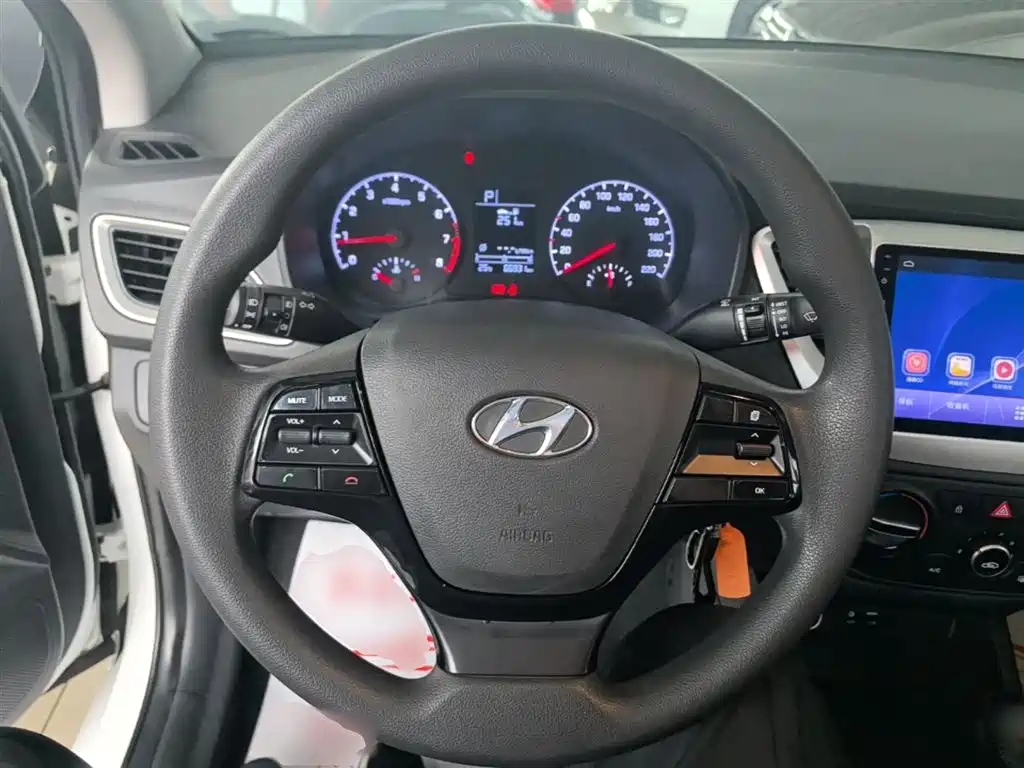 Hyundai Hyundai Verna 2016 1.4L Automatic Cool Edition GLS