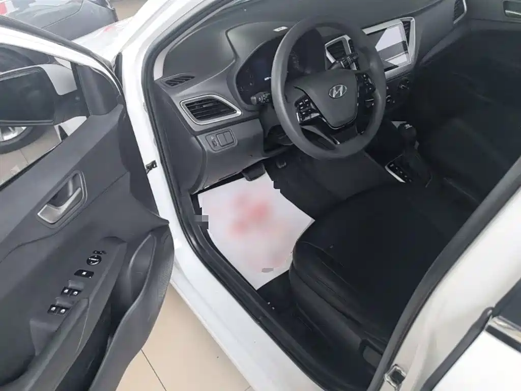 Hyundai Hyundai Verna 2016 1.4L Automatic Cool Edition GLS