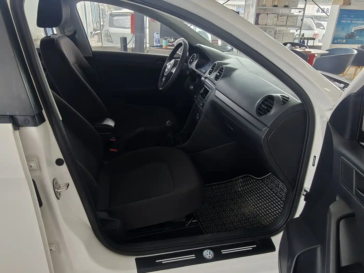 Volkswagen Jetta 2015 Quality Edition 1.4L Manual Fashion
