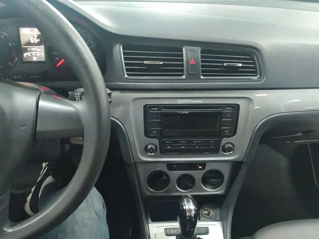 Volkswagen Lavida 2017 1.6L Automatic Comfort Edition