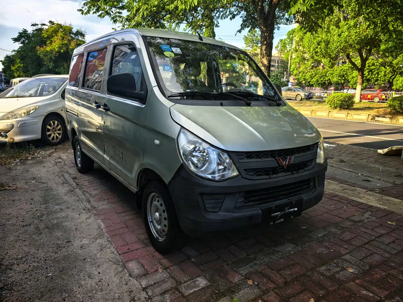 Wuling Motors Wuling Zhiguang 2015 1.2L S Standard LSI