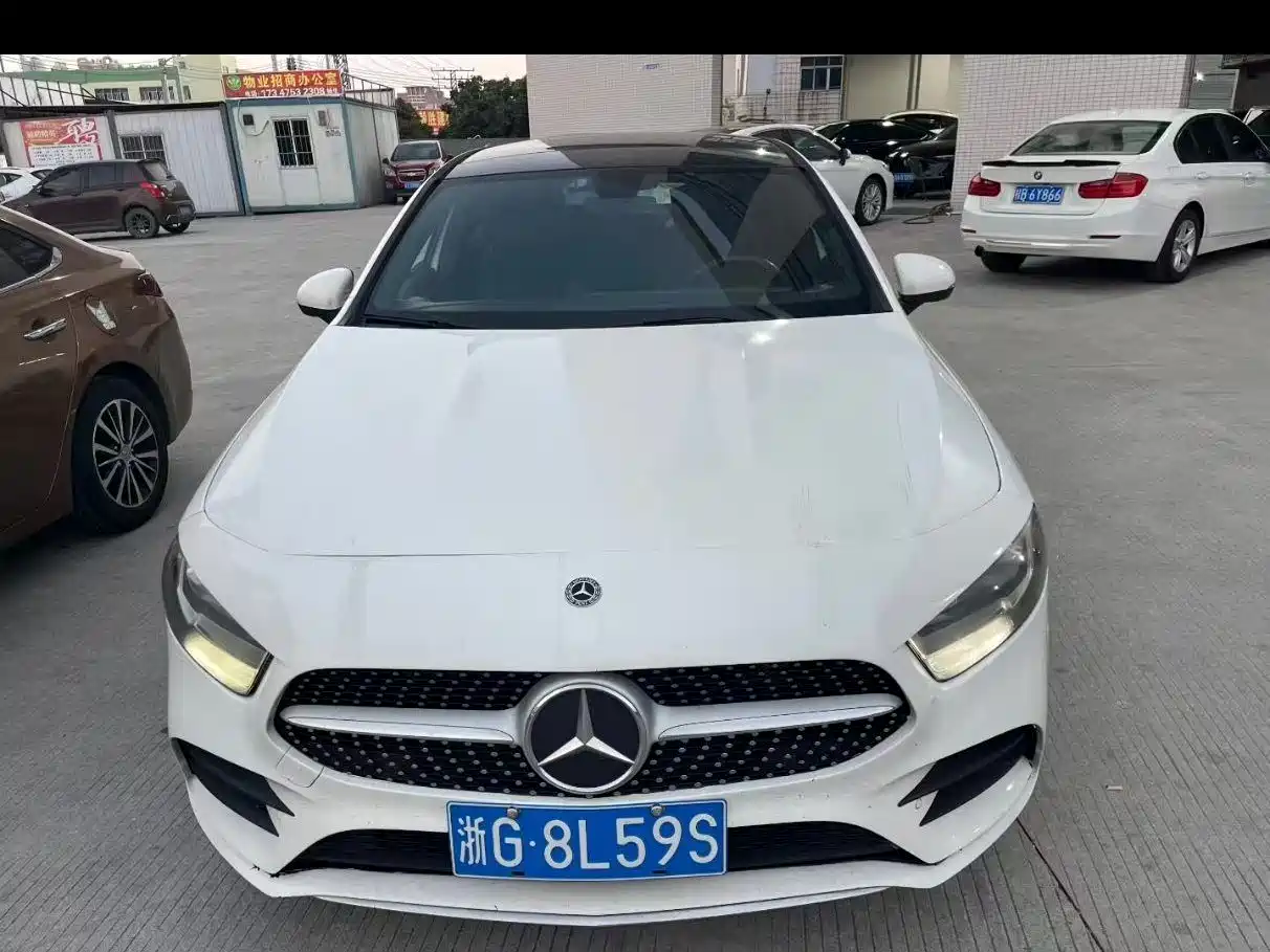 Mercedes-Benz Mercedes-Benz A-Class 2019 A 180 L Sport Sedan