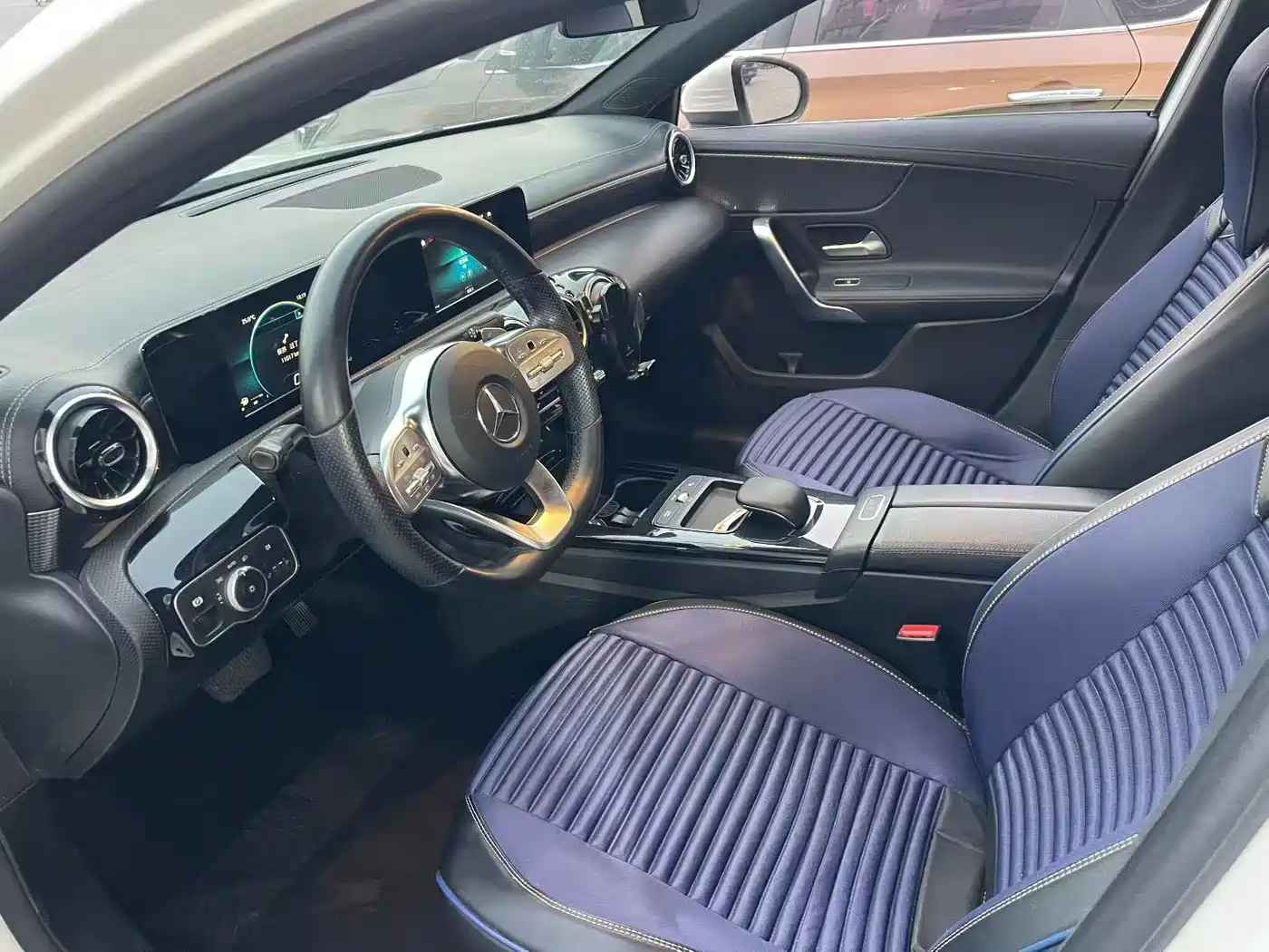 Mercedes-Benz Mercedes-Benz A-Class 2019 A 180 L Sport Sedan