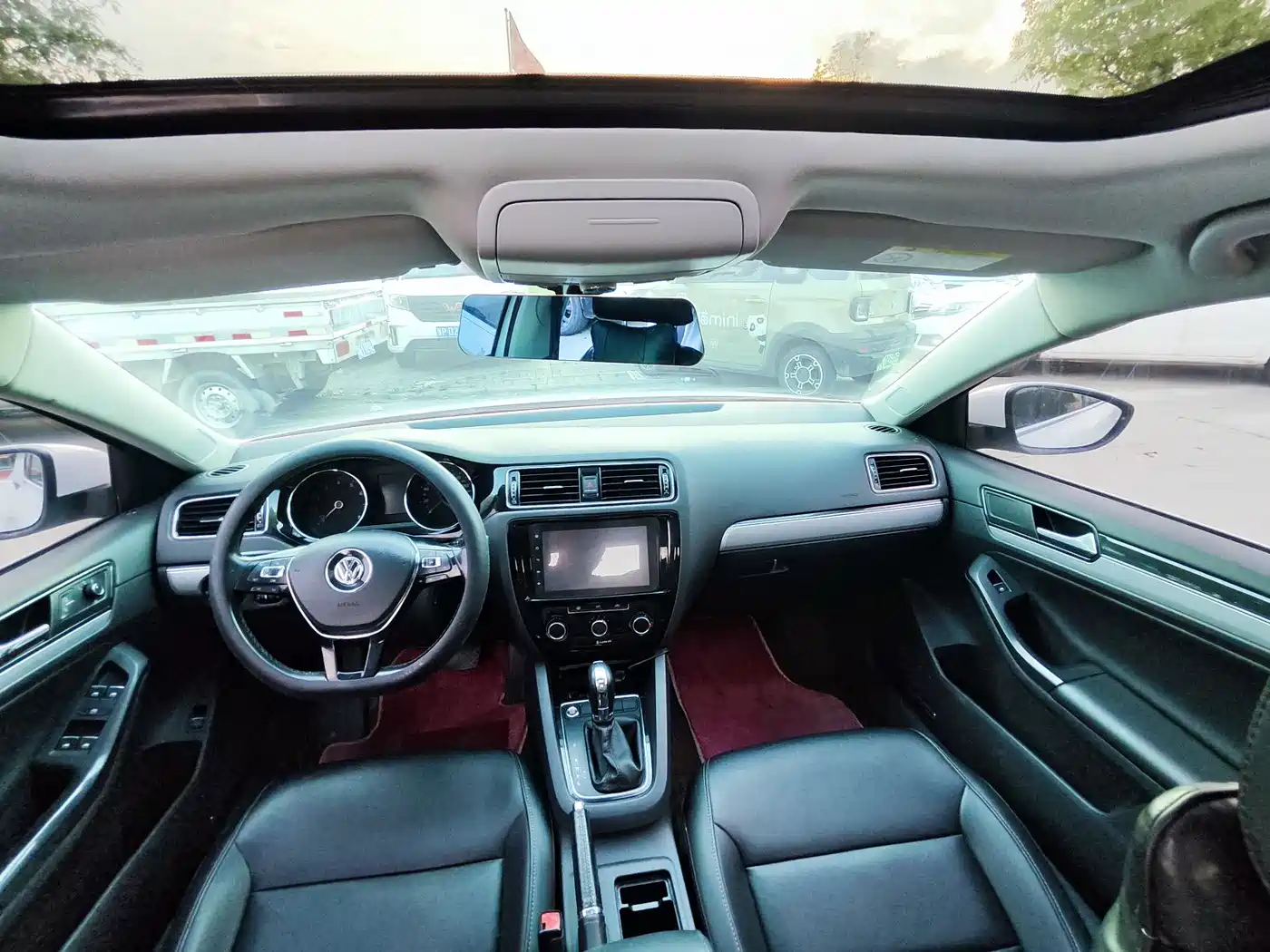 Volkswagen Sagitar 2018 1.6L Automatic Comfort