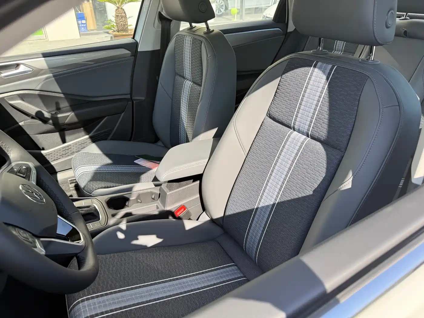 Volkswagen Sagitar 2025 200TSI DSG Flying Leap Edition