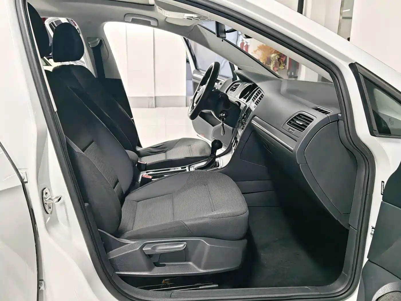 Volkswagen Golf 2016 1.6L Automatic Comfort