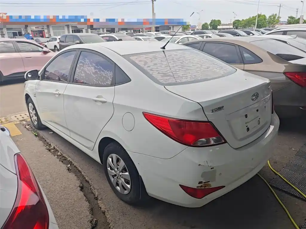 Hyundai Verna 2014 1.4L Manual Smart GLS