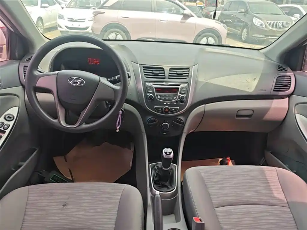 Hyundai Verna 2014 1.4L Manual Smart GLS