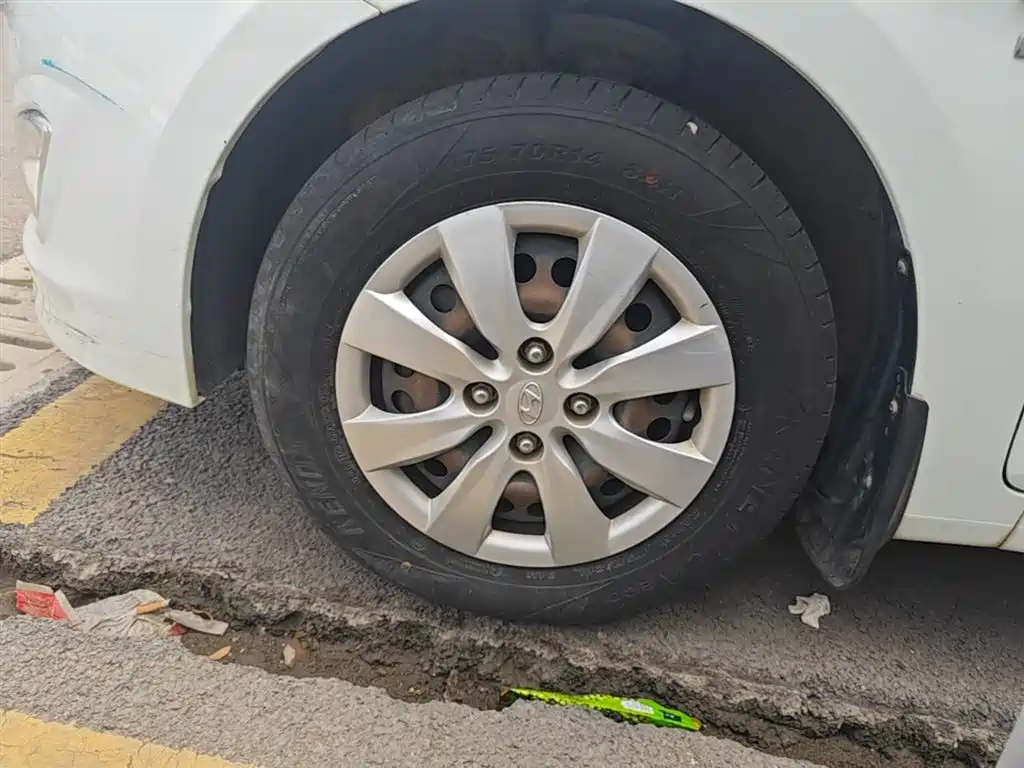 Hyundai Verna 2014 1.4L Manual Smart GLS