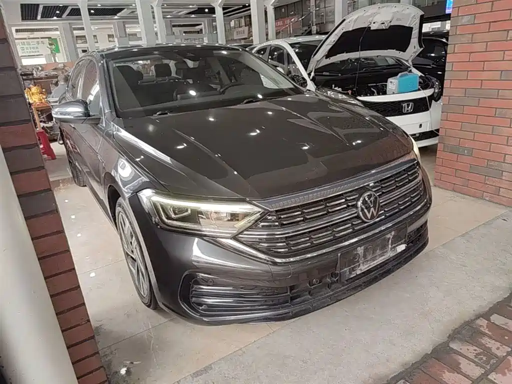 Volkswagen Sagitar 2023 Model Year 200TSI DSG Surpass Edition