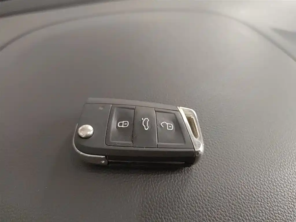 Volkswagen Sagitar 2023 Model Year 200TSI DSG Surpass Edition