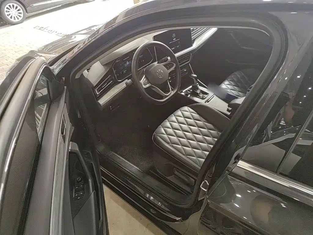 Volkswagen Sagitar 2023 Model Year 200TSI DSG Surpass Edition
