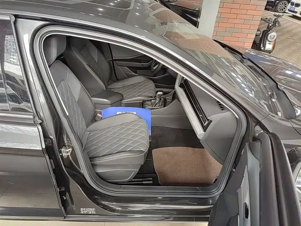 Volkswagen Sagitar 2023 Model Year 200TSI DSG Surpass Edition