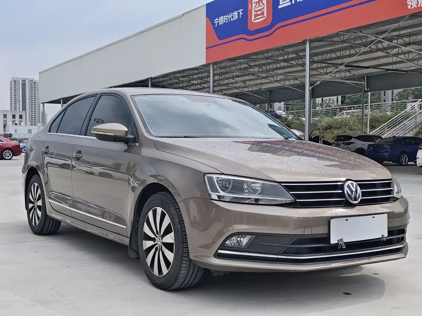 Volkswagen Sagitar 2017 1.6L Automatic Comfort