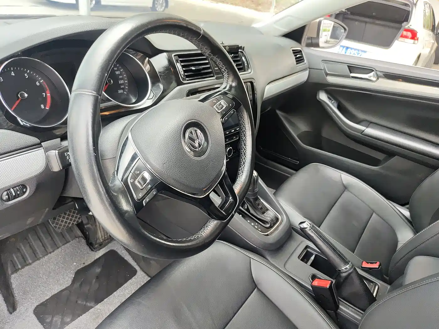 Volkswagen Sagitar 2017 1.6L Automatic Comfort