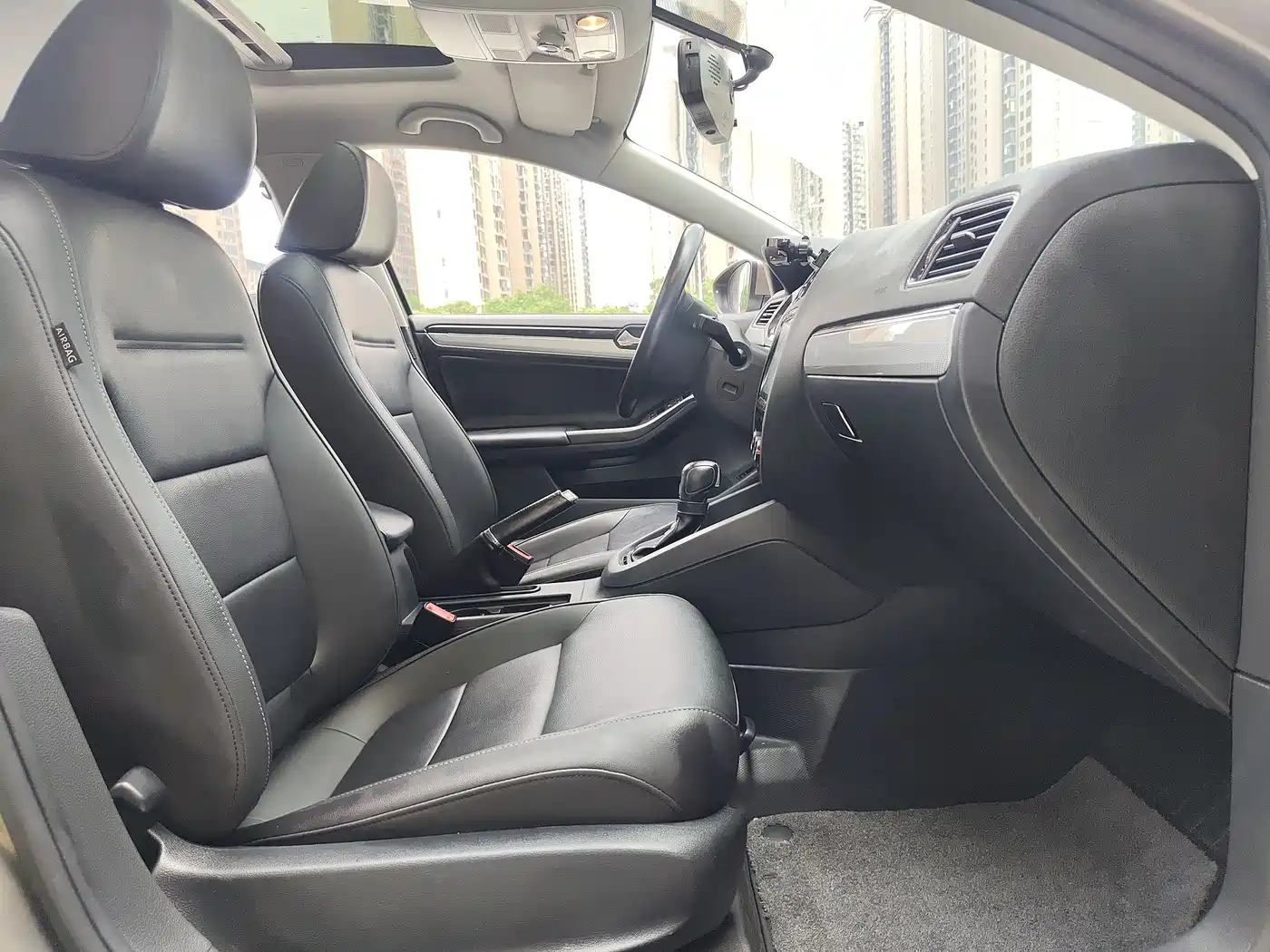 Volkswagen Sagitar 2017 1.6L Automatic Comfort