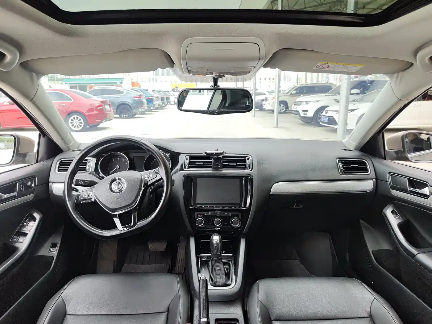 Volkswagen Sagitar 2017 1.6L Automatic Comfort