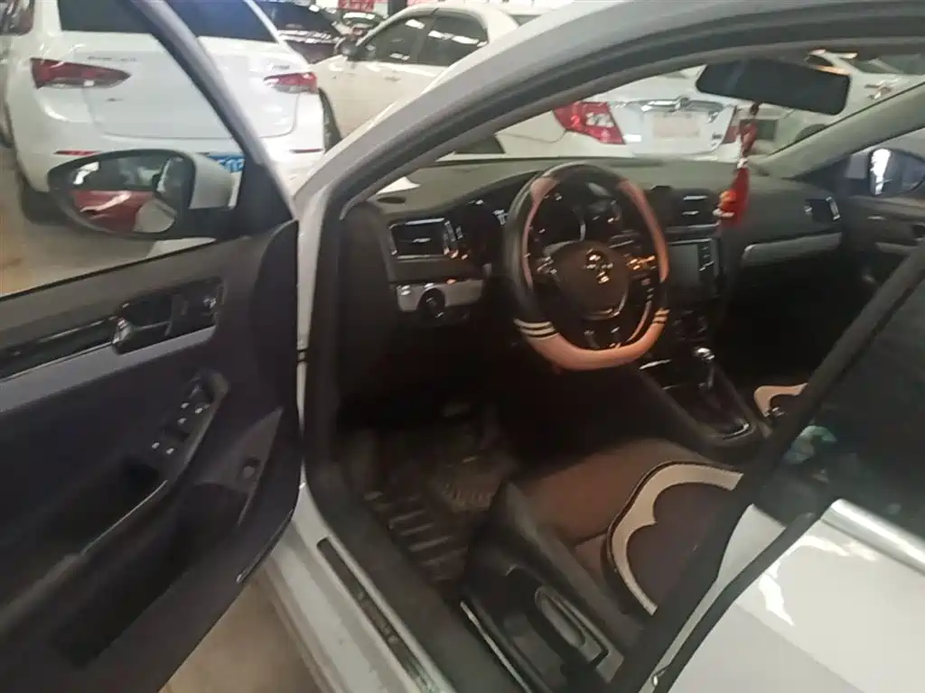 Volkswagen Sagitar 2017 180TSI Auto Exclusive Edition
