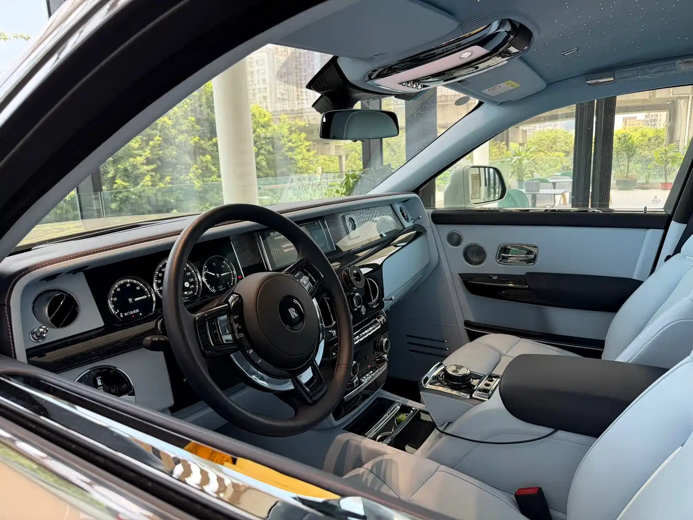 Rolls-Royce Phantom 2024 Long Wheelbase Series II