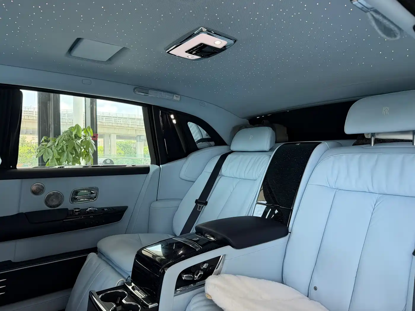 Rolls-Royce Phantom 2024 Long Wheelbase Series II