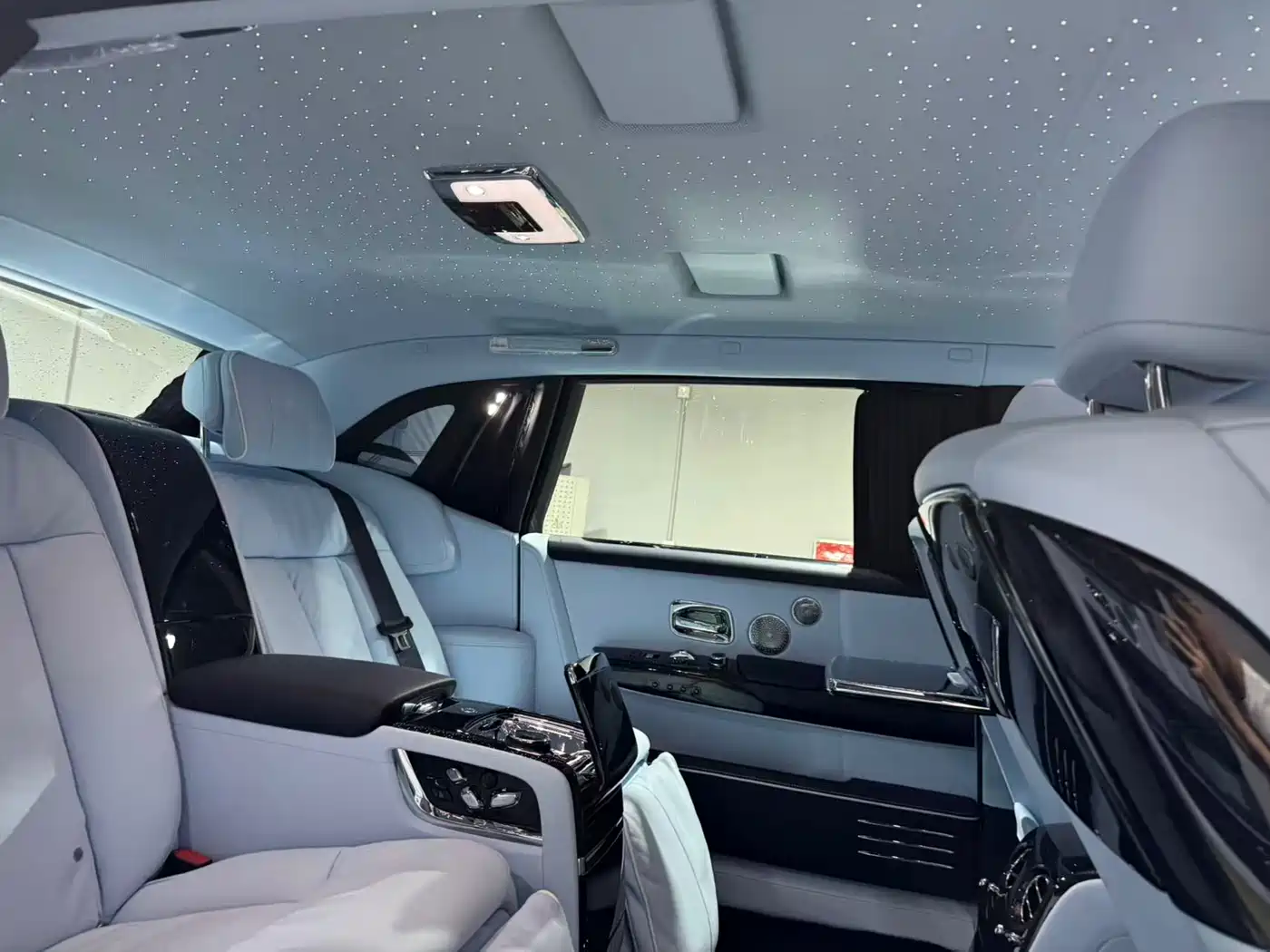 Rolls-Royce Phantom 2024 Long Wheelbase Series II