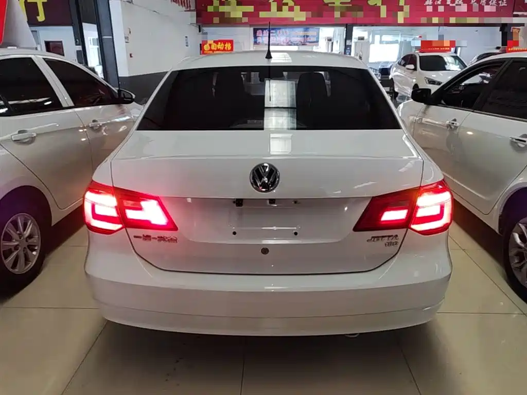 Volkswagen Jetta 2015 1.6L Manual Trend