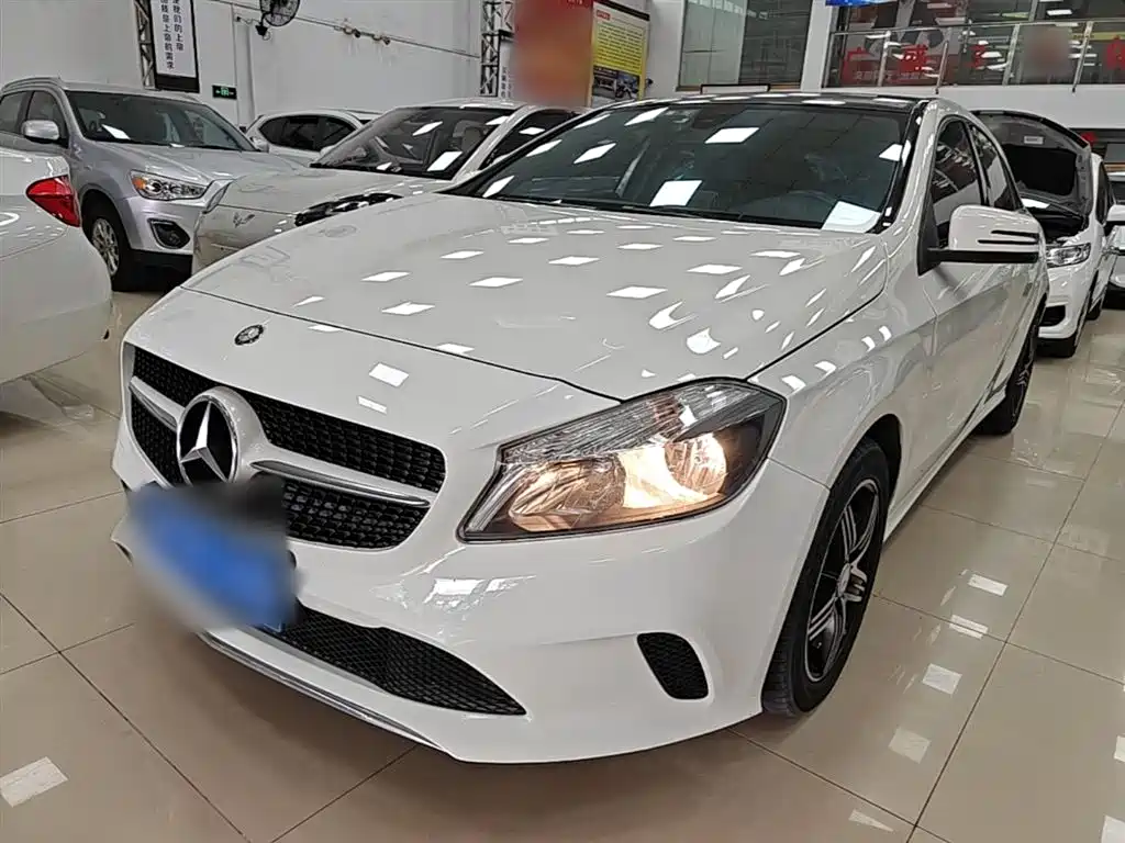 Mercedes-Benz Mercedes-Benz A-Class (Import) 2015 A 180 Standard