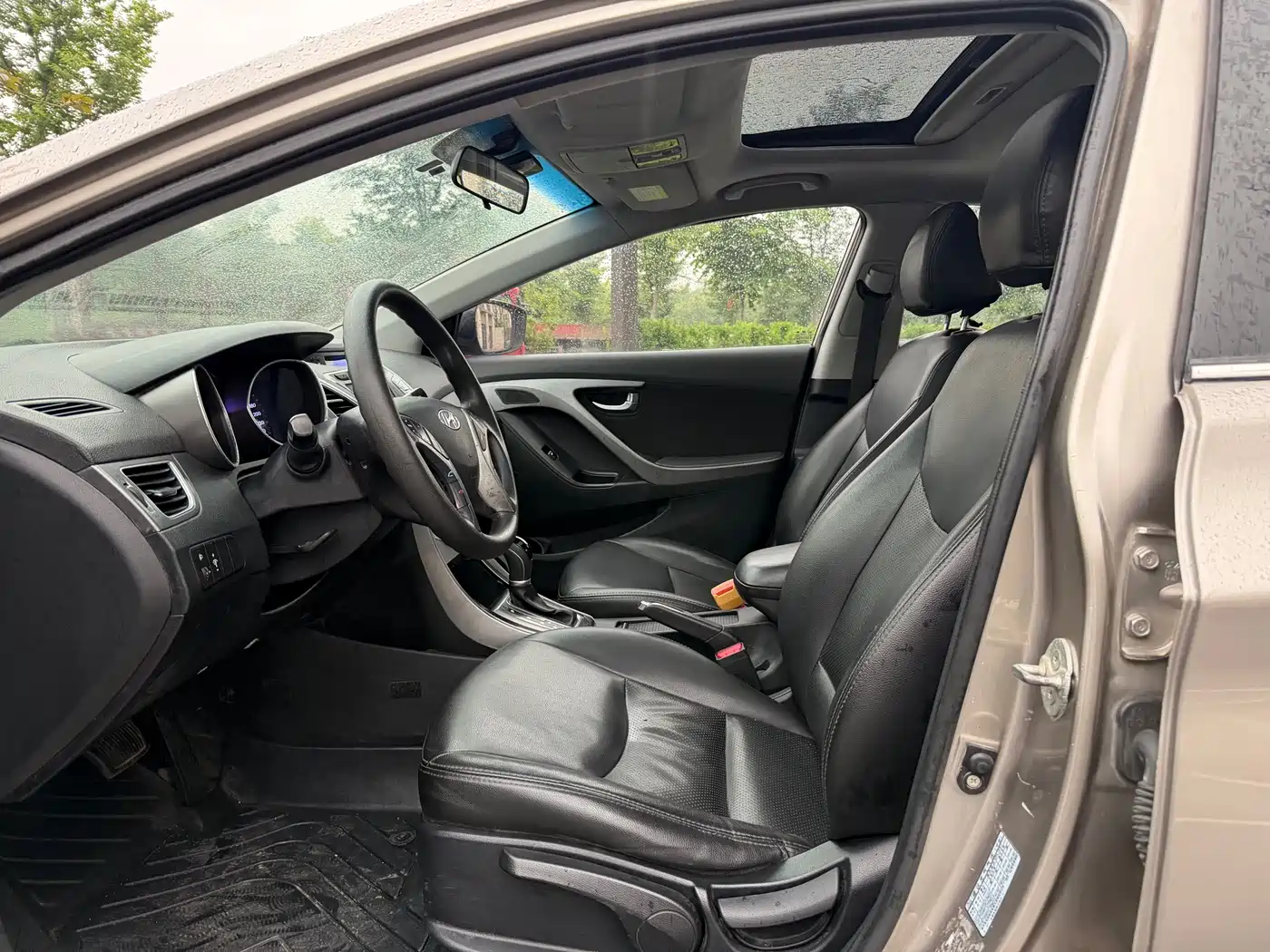Hyundai Langdong 2015 1.6L Auto Premium