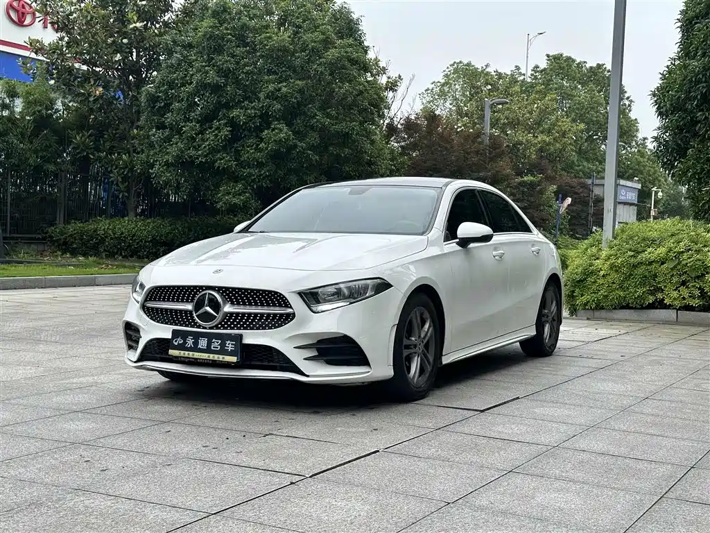 Mercedes-Benz Mercedes-Benz A-Class 2021 A 180 L Sports Sedan