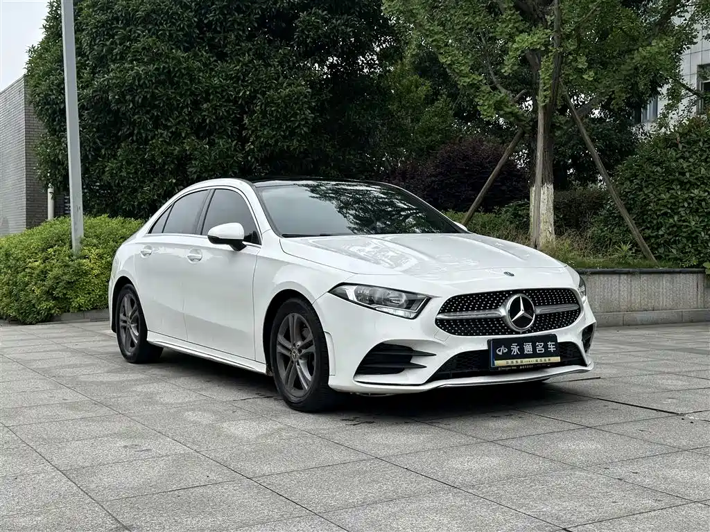 Mercedes-Benz Mercedes-Benz A-Class 2021 A 180 L Sports Sedan