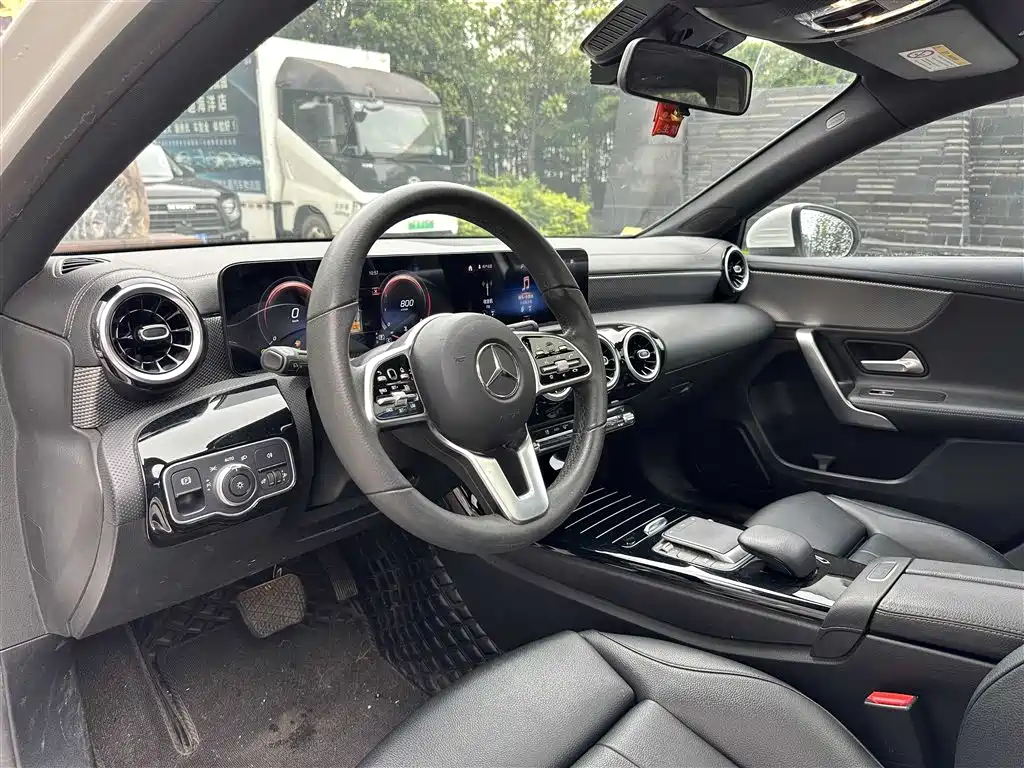 Mercedes-Benz Mercedes-Benz A-Class 2021 A 180 L Sports Sedan