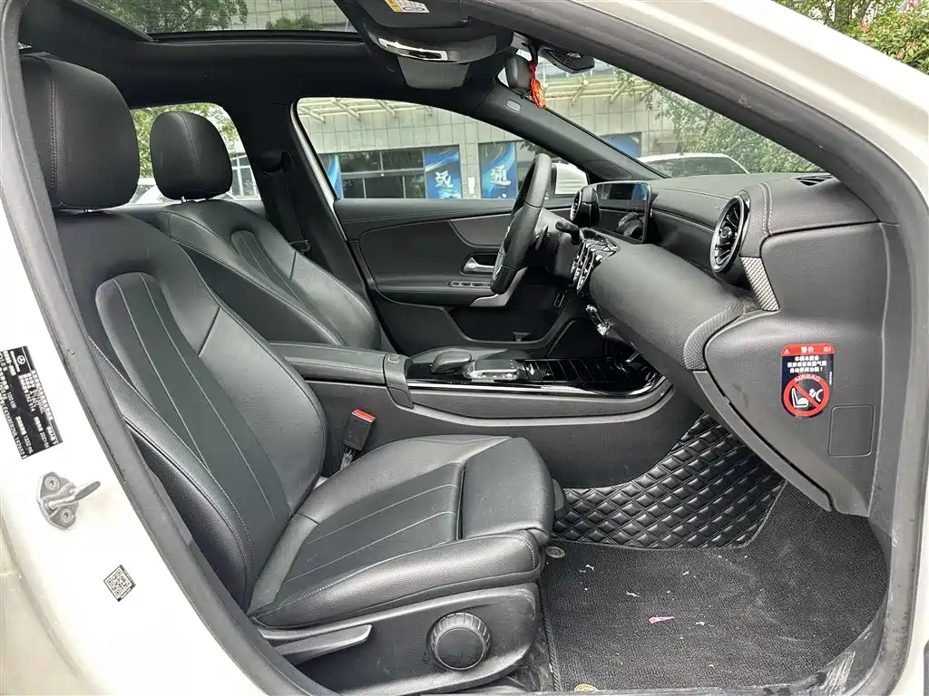 Mercedes-Benz Mercedes-Benz A-Class 2021 A 180 L Sports Sedan